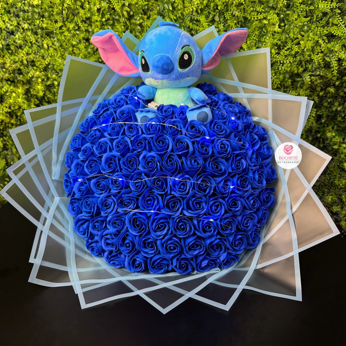 Buchet de flori Stitch Albastru 101 trandafiri